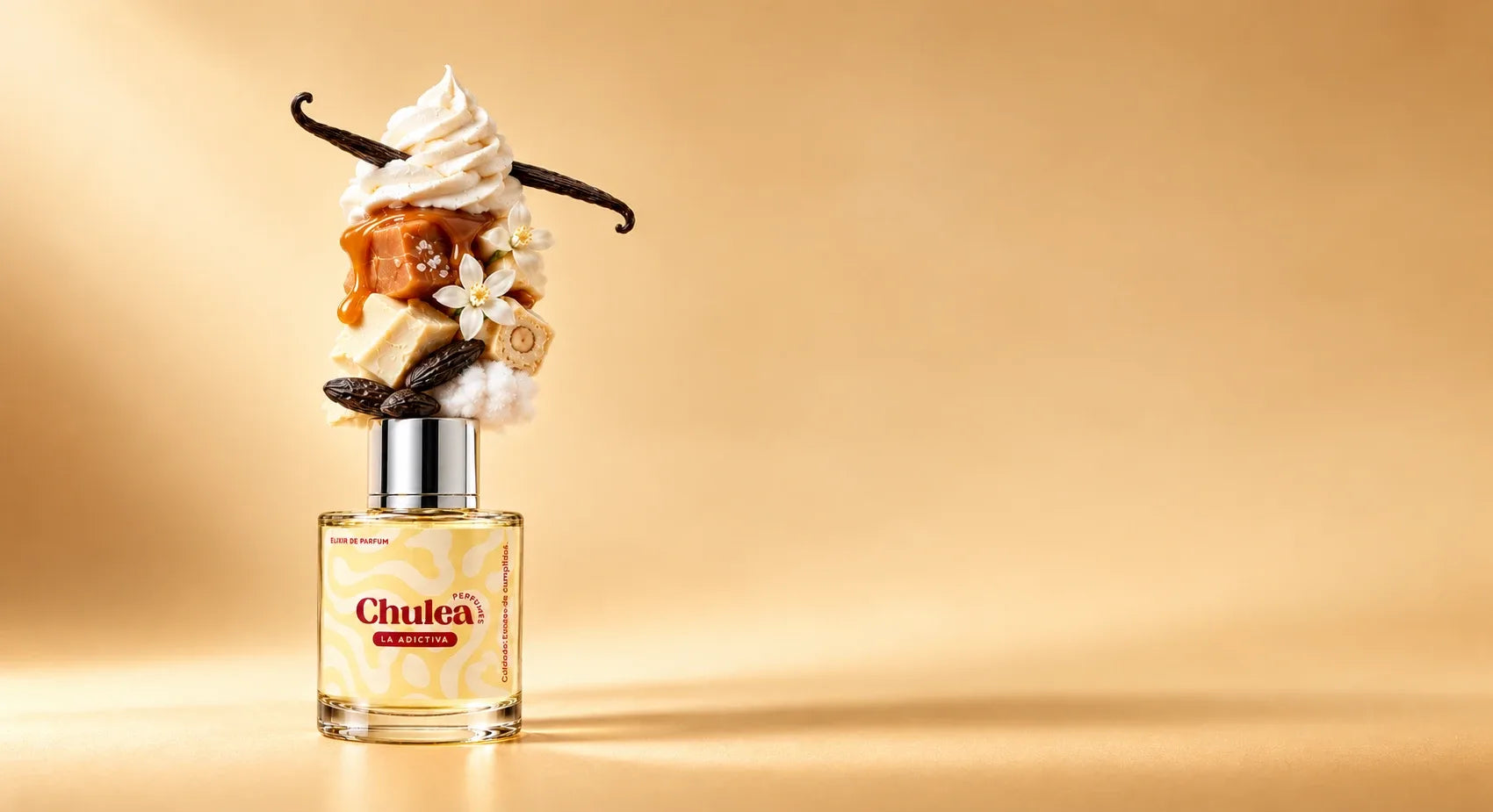La Adictiva con vainilla, crema batida, caramelo salado, praliné, jazmín y cacao
